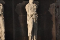 Eine Säule des Erechtheion