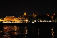 Dinner auf dem Fluss. Vorbei am Grand Palace