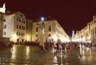 Die Stradun herunter