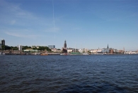 Landungsbrücken vom anderen Elbufer