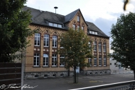 Altbau der Grundschule (1. und 2. Klasse im Klassenzimmer links unten)
