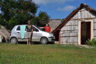 Unser Ersatzwagen: Hyundai Atos (vor der Strohhütte auf Cayo Coco)