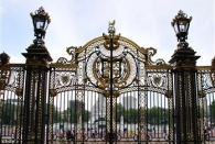 Tor zum Platz vorm Buckingham Palace