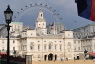 Am Tag vorher noch voll mit Guards, der Platz bei den Old Admiralty Offices