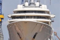 Die Eclipse von Abramovich im Schwimmdock von Blohm + Voss