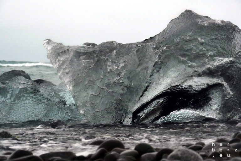42/2021 – Diamond Beach