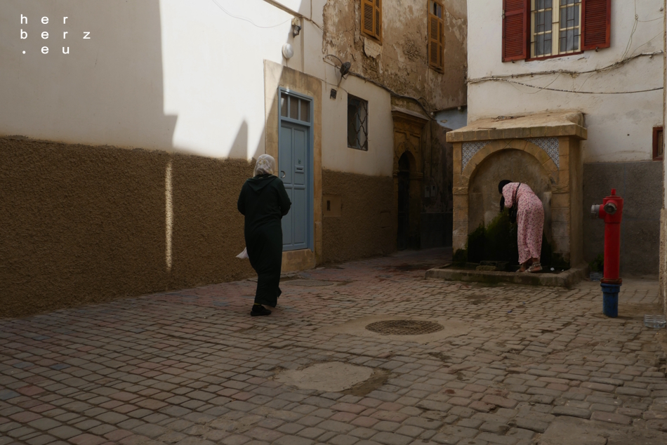 03/2023 – Am Brunnen der Medina von Essaouira