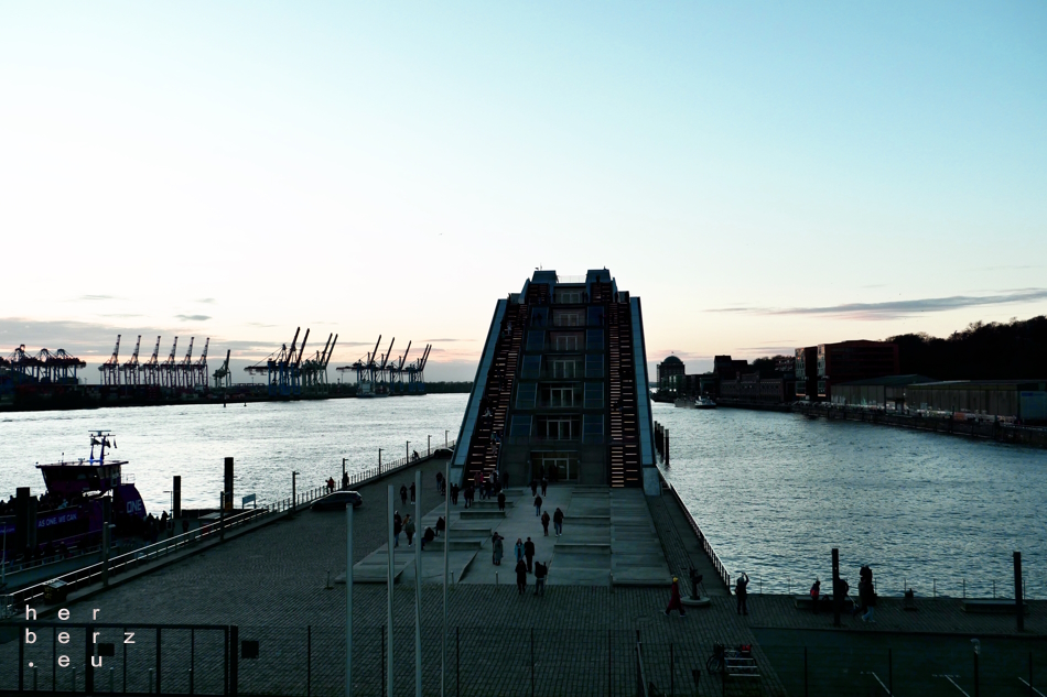 02/2023 – Down at the Docks/land