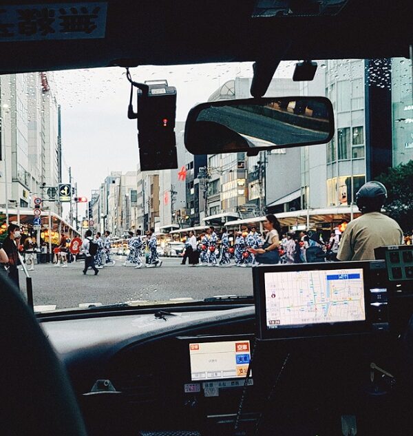 28/2024 – Im Taxi