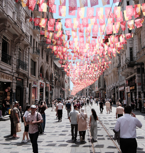 27/2026 – Viel los in Istiklal